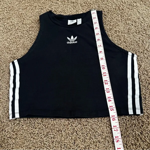Adidas cropped fitted medium tee - Image 3