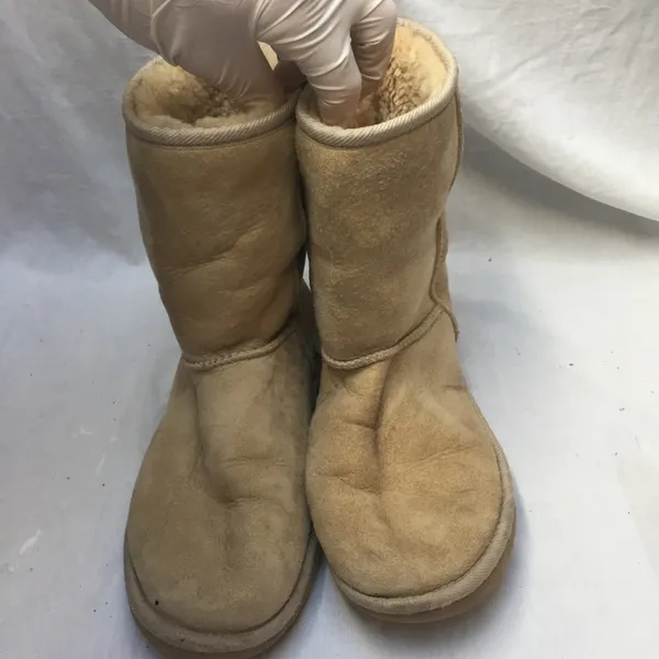 Short UGG Tan Boots Size: 7 - Image 7