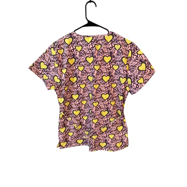 NWT Denice Pink Heart Love Scrubs Vneck Top Medium Women’s Style1146 - Image 2
