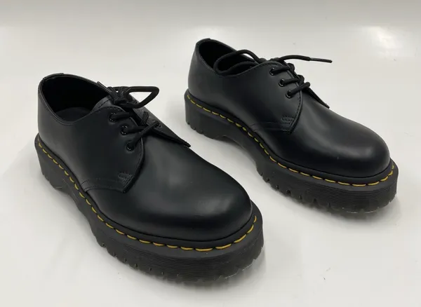 Dr Martens smooth leather oxfords- men’s 7/woman’s 8 - Image 3
