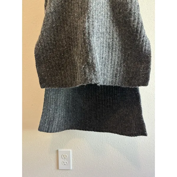 BCBGMAXAZRIA Grey Ribbed Knit V-Neck Sweater‎ Dress High-Low Hem - Size Medium - Image 8