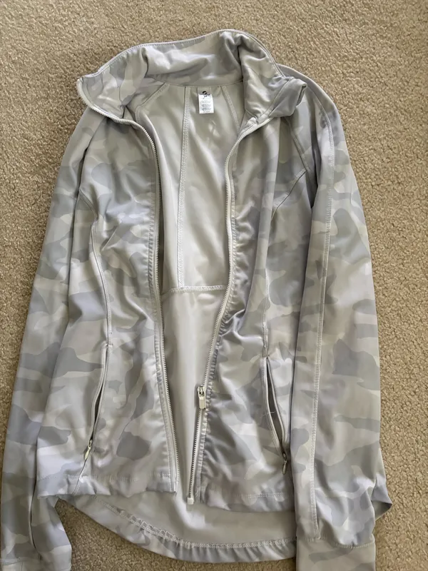White Camo Athletic Jacket Gray Size M - Image 2