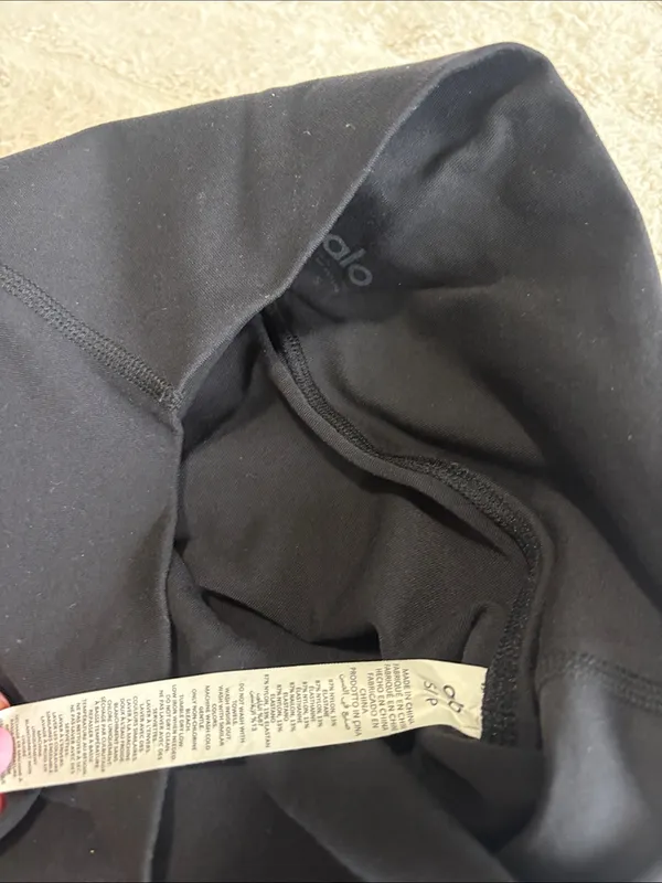 NWT alo high waisted flare legging size small - Image 3