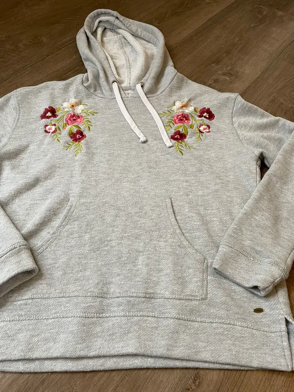 O’neill hooded sweatshirt embroidered flowers grey hoodie Women’s size M - Image 8