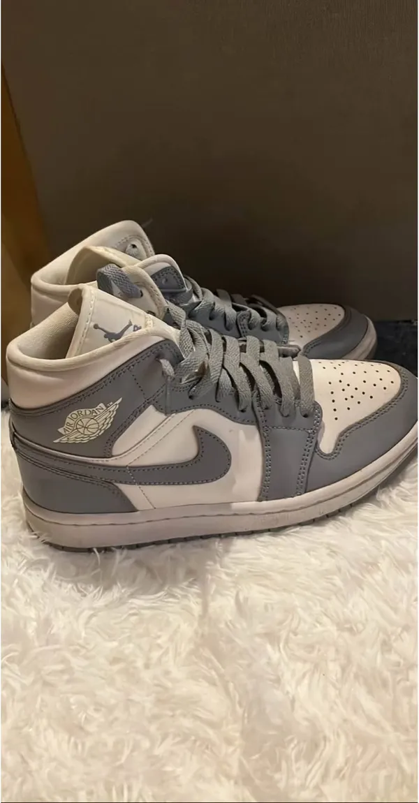 Jordan Women’s 1 - Image 2