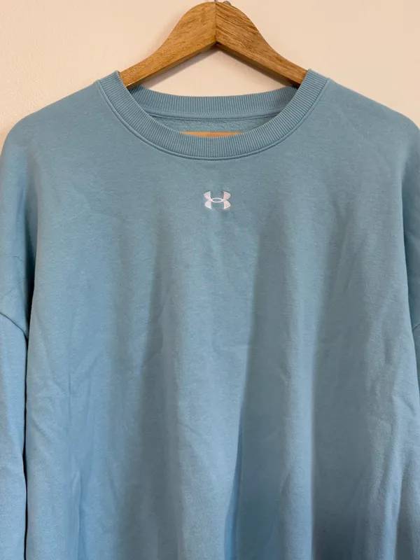 Under Armour Pullover Sweater Center Logo Size Medium - Image 4
