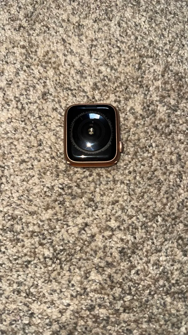 Apple Watch 44mm - Image 2