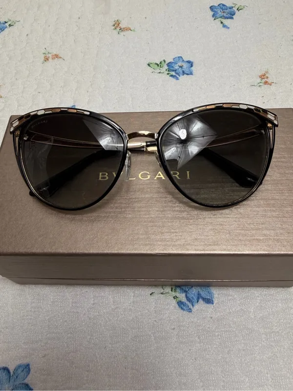 Bulgari Black and Gold Cat-Eye Sunglasses - Image 2