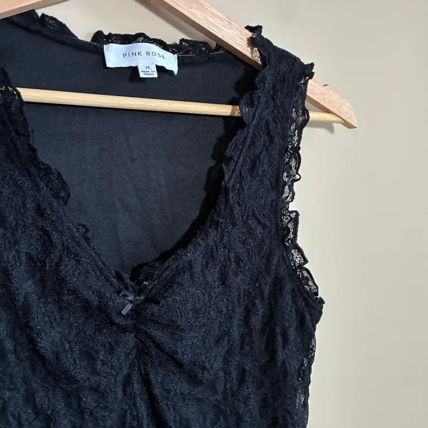 Pink Rose Lace V-Neck Cami Tank Top Medium Black Women Ruffle Trim Bow - Image 2