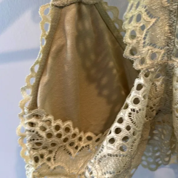 Listicle Medium Light Green Lace‎ Bralette - Image 9