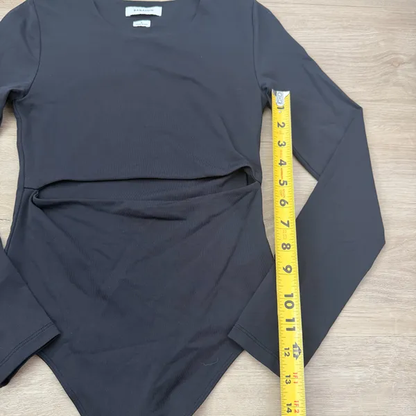 Aritzia Babaton SEGOVIA BLACK CUT OUT CONTOUR BODYSUIT - Image 3