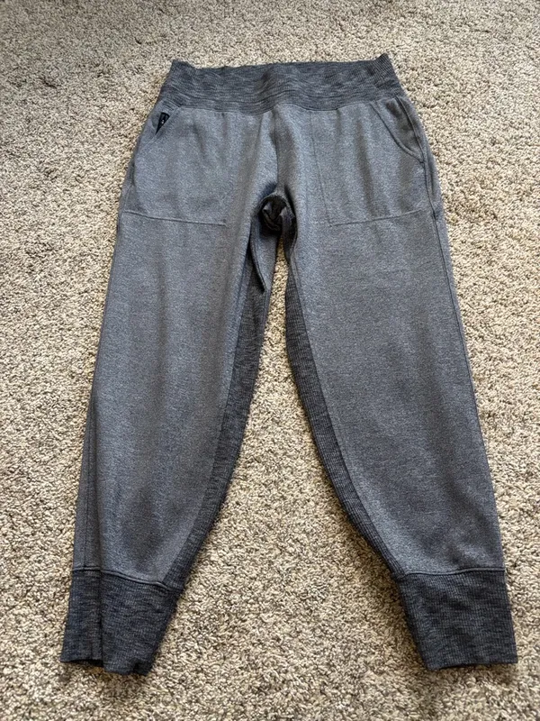 Athleta Venice Joggers (27”) size large - Image 2
