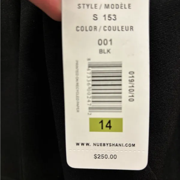 Elegant Black Sleeveless‎ Dress - Image 13