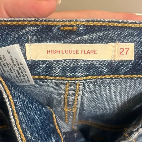 ✨Levi’s High Loose Flare Sz 27 Jean in Take Notes✨ - Image 6