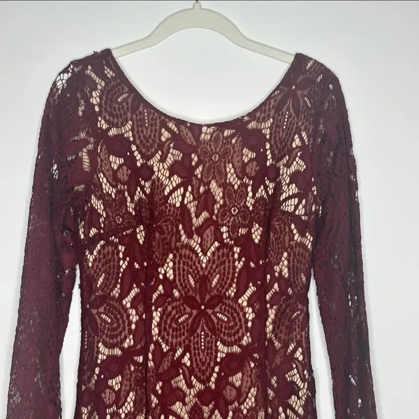 Burgundy wine lace long sleeve dress Sz medium - Image 4