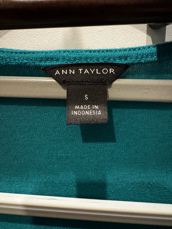 Ann Taylor Teal Wrap Style Top 💚 - Image 2