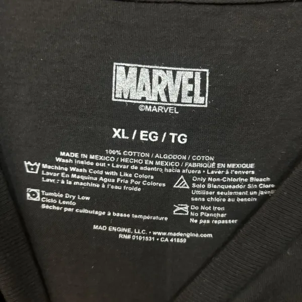 Marvel Avengers Comic Book Tshirt size XL - Image 4