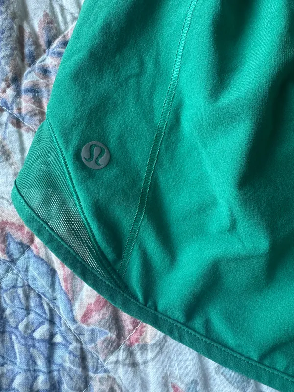 Lululemon 2.5" Hotty Hot Shorts - Image 3