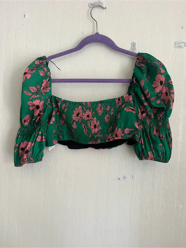 Zara Green Crop Top with Pink Floral Print - Image 4