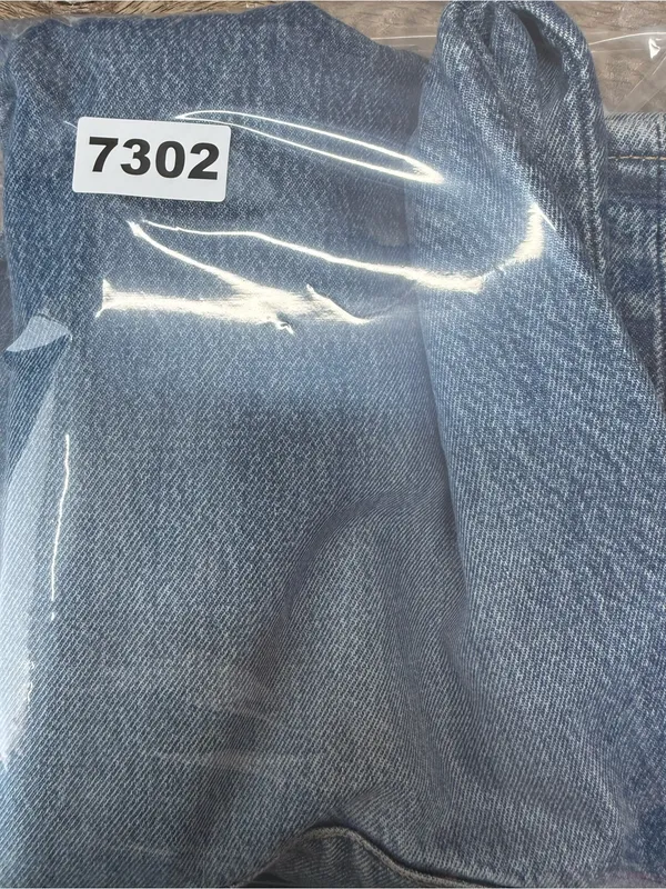 J crew Slouchy boyfriend jean in Paulette wash size 28‎ - Image 7