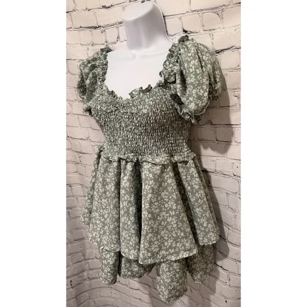 Altard State Kelley Green And White Floral Shorts Romper Size Large - Image 3