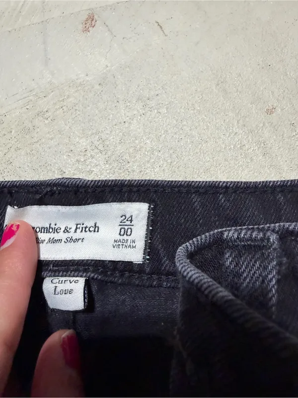 Abercrombie & fitch black High rise mom short curve love 24/00 - Image 3