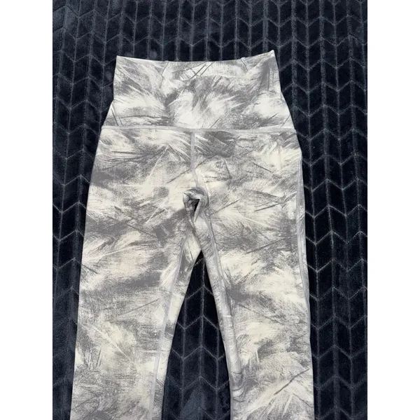 Lululemon Women's Wunder Under High-Rise Tight Full On Luxtreme Size 4 - Image 2