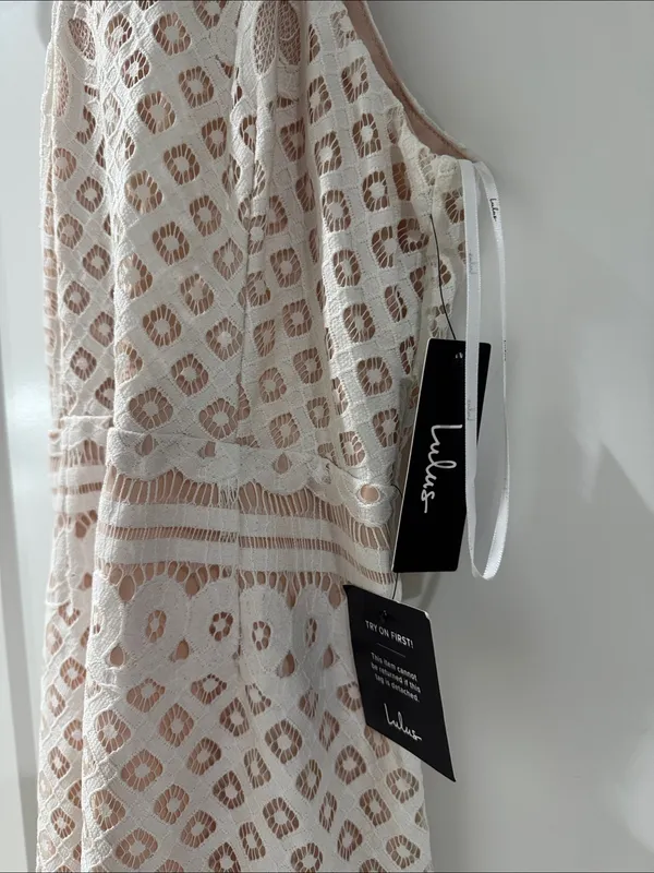 Lulus Lace Halter Bodycon Dress in Blush new - Image 4