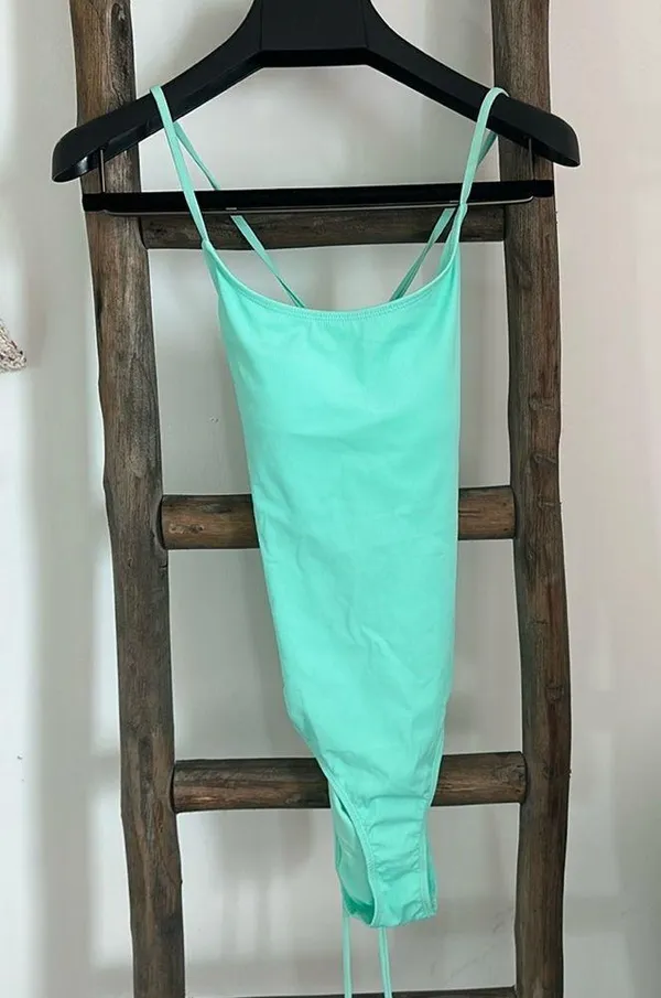 NWOT Cabana Del Sol Mint Green One Piece Starp Back Swimsuit / Size S - Image 5