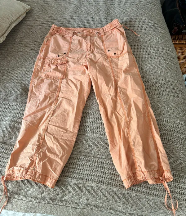 Light Peach Mid Length Cargo Type Pants - Image 4