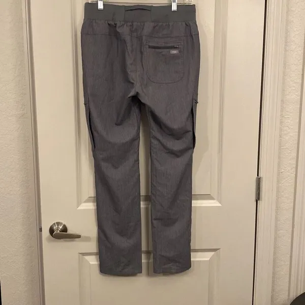 Figs scrub pants size small - Image 2