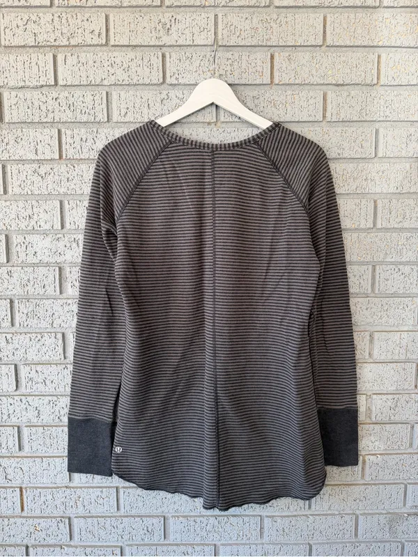 Lululemon Open Your Heart Long Sleeve Reversible Striped Yoga Running Workout - Image 10