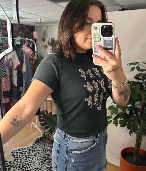 Brandy melville Skeleton Santa Monica Crew Neck Short Sleeve T-Shirt Black - Image 3