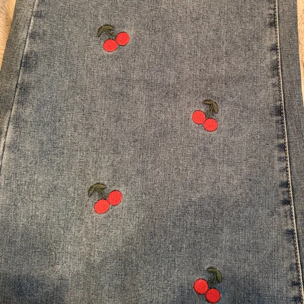 Ashley Mason Premium Baggy Jeans Womens 11/30 Light Wash Cherry Embroidered Y2K‎ - Image 5