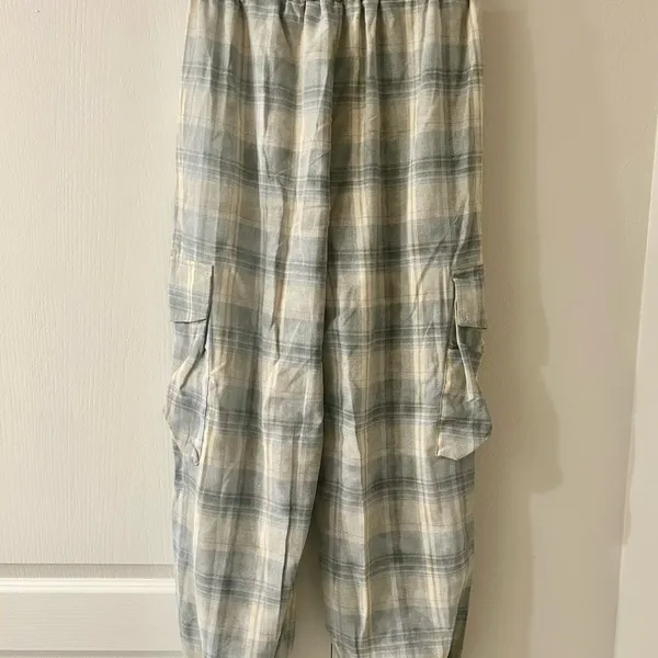 POL Relaxed Fit Plaid Joggers Size Medium - Image 7
