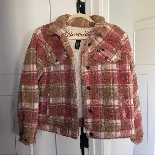 NWOT Wrangler Retro Fuzzy Plaid Sherpa Coat‎ Pink Cream Checkered - Image 2