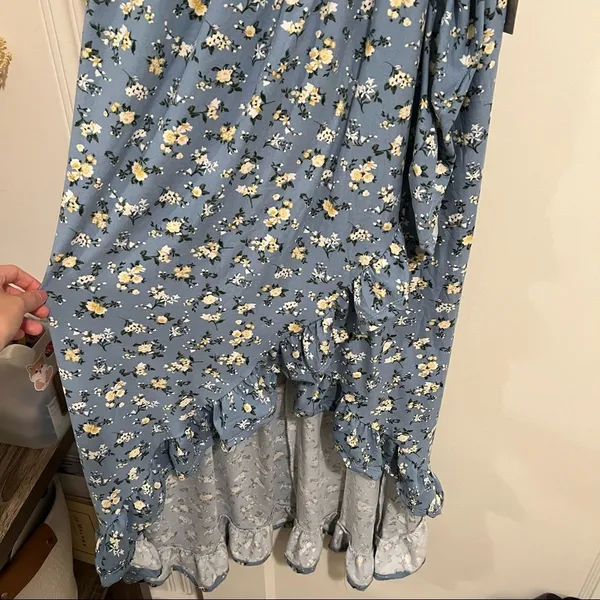 Blue & Cream Floral Print Ruffle Hem Tulip Maxi Dress Size Large NWT - Image 2