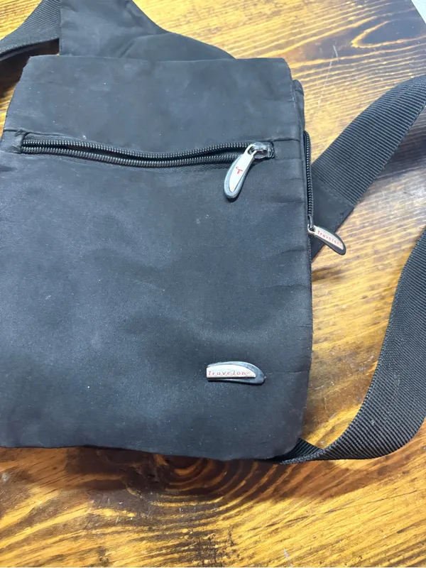 Travelon black sling  bag - Image 3