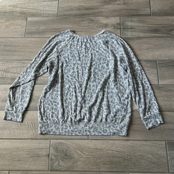 Buffalo David bitton gray leopard pullover - Image 4
