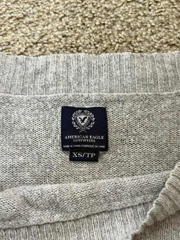 American Eagle Outfitters Sweater - Image 3