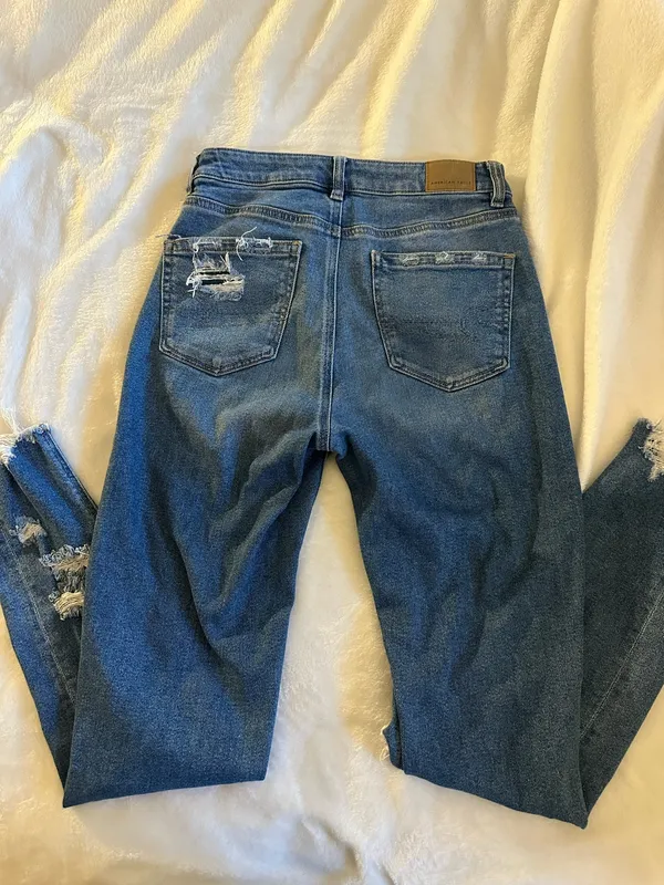 American Eagle Mom Jeans - Image 2