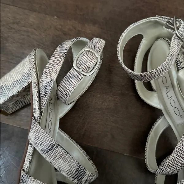 Vintage calico leather snakeskin pattern strappy block heel sandal shoe - Image 6