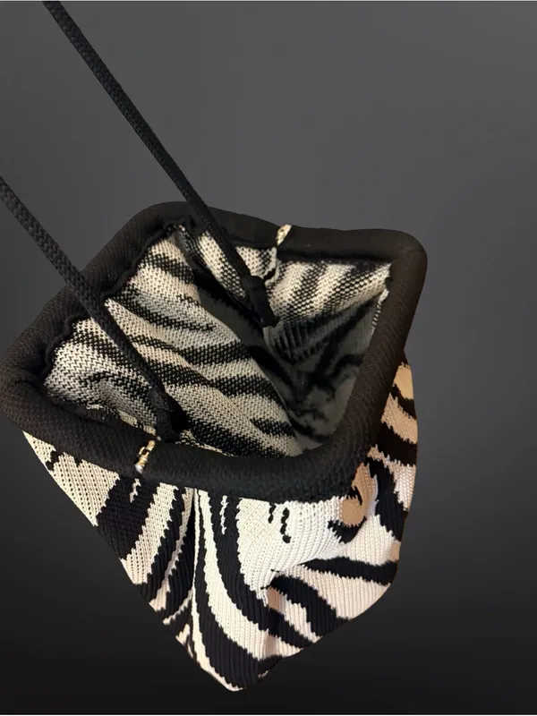 🦓 ZEBRA PRINT KNIT DUMPLING CLUTCH | 2 - Image 13