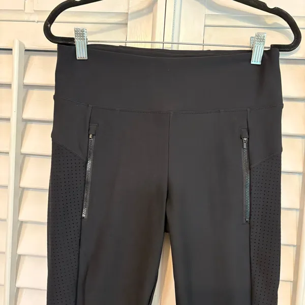 Athleta Stellar Perforated Crop Pant/Leggings Size Small‎ - Image 3