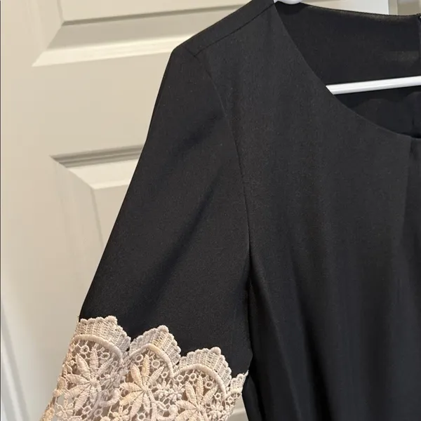 Gianni Bini Black Lace Trim Belted Dress Romantic Chic Feminine Aesthetic Small‎ - Image 6