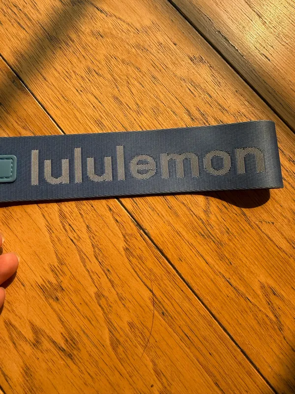 Lululemon Never Lost Keychain Blue - Image 3
