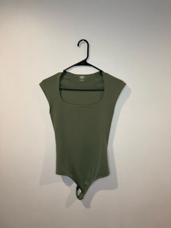 Express Top Green - Image 2