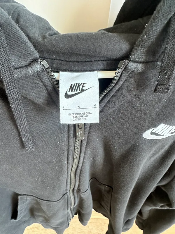 Nike Black Zip-Up Jacket - Image 3