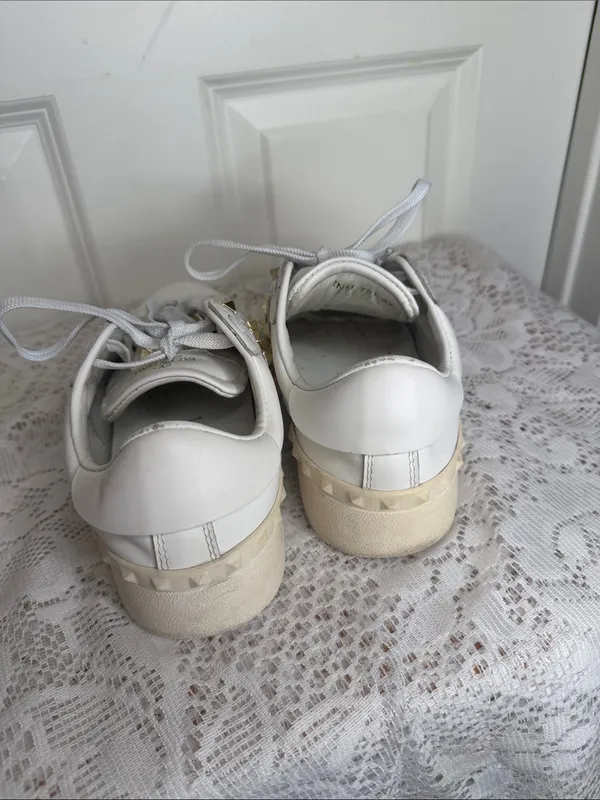 Valentino Garavani White Leather Studded Lace-Up Sneakers with gold Sz 6.5 - Image 6