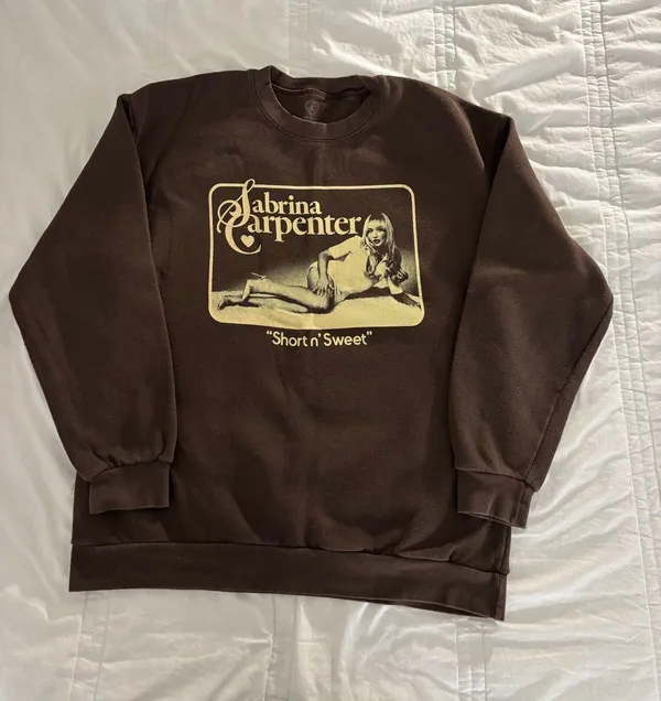 Sabrina Carpenter Sweatshirt Brown Size L - Image 2